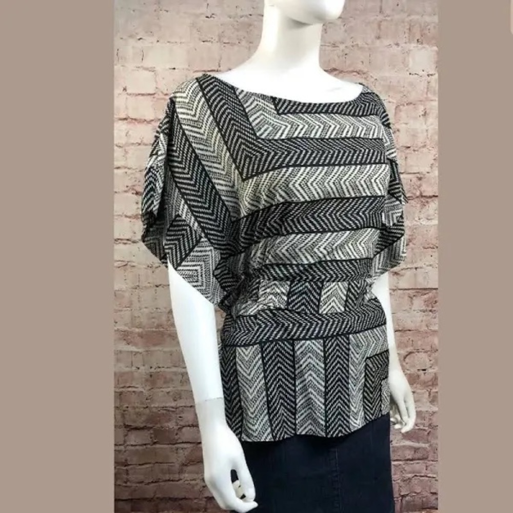 ZARA Basic Black White Pattern Tie Blouse